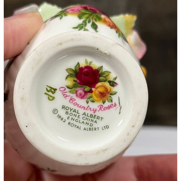 Rare Royal Albert Old Country Roses Scoop Vase with Flowers - Picture 5 of 11